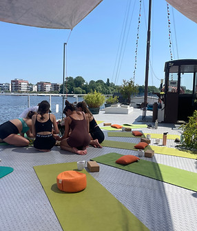 tagesretreat-frauen-berlin-yoga-pilates.JPG