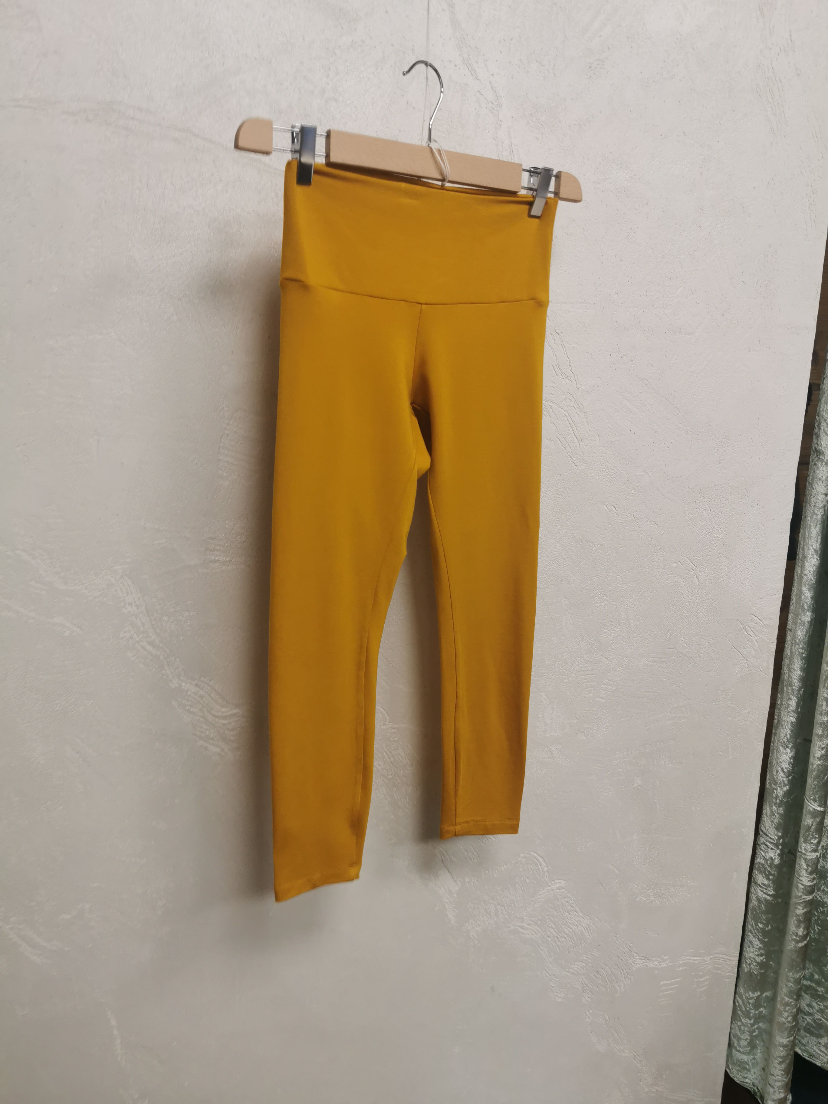 Leggings in bamboo giallo ocra