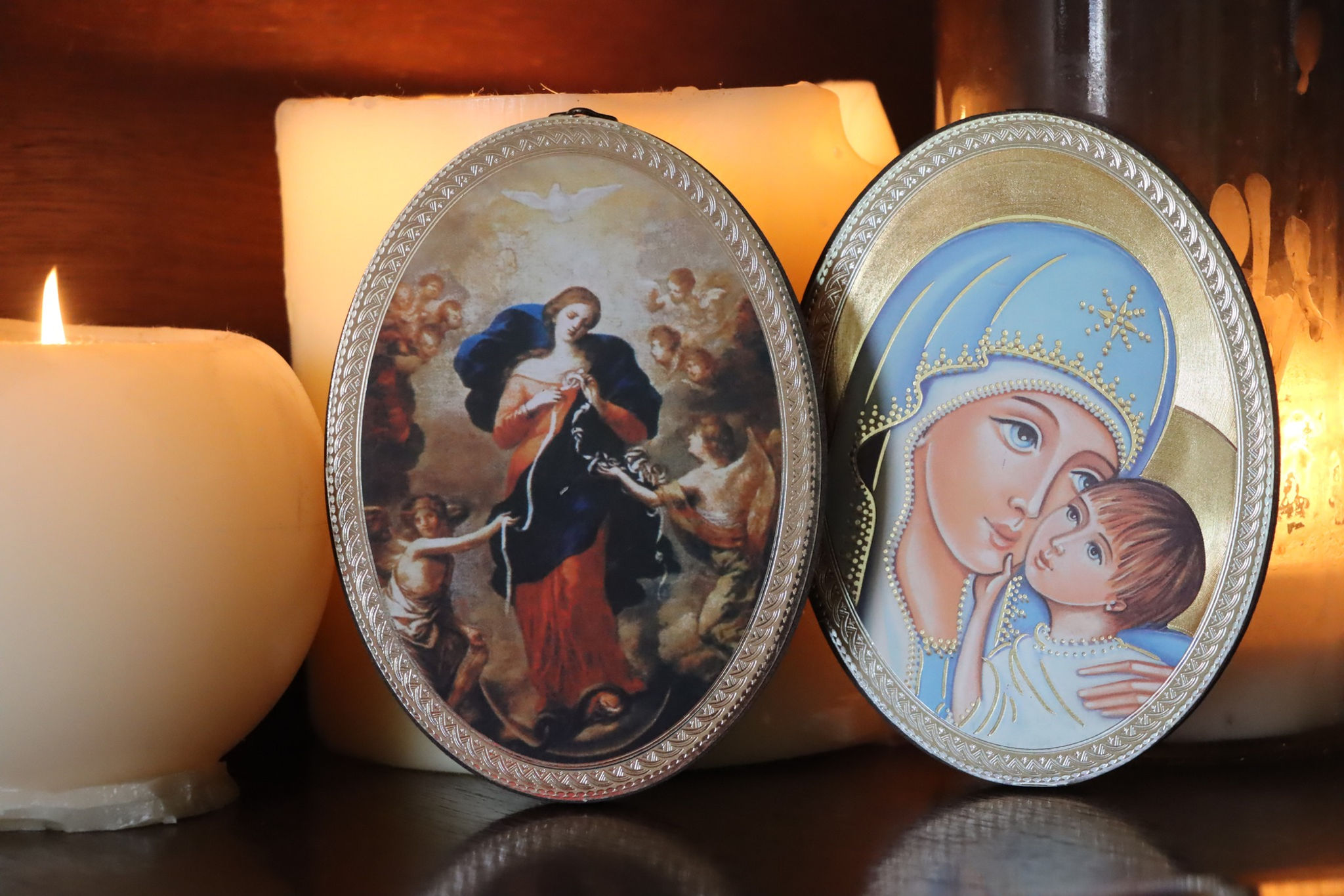 Medallón Virgen desatanudos