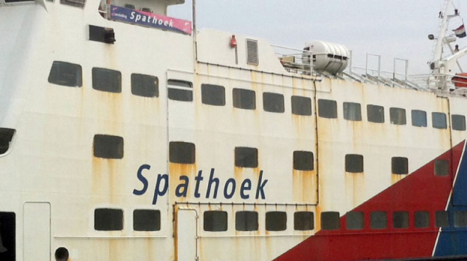  Roest en roeststrepen op lak schip