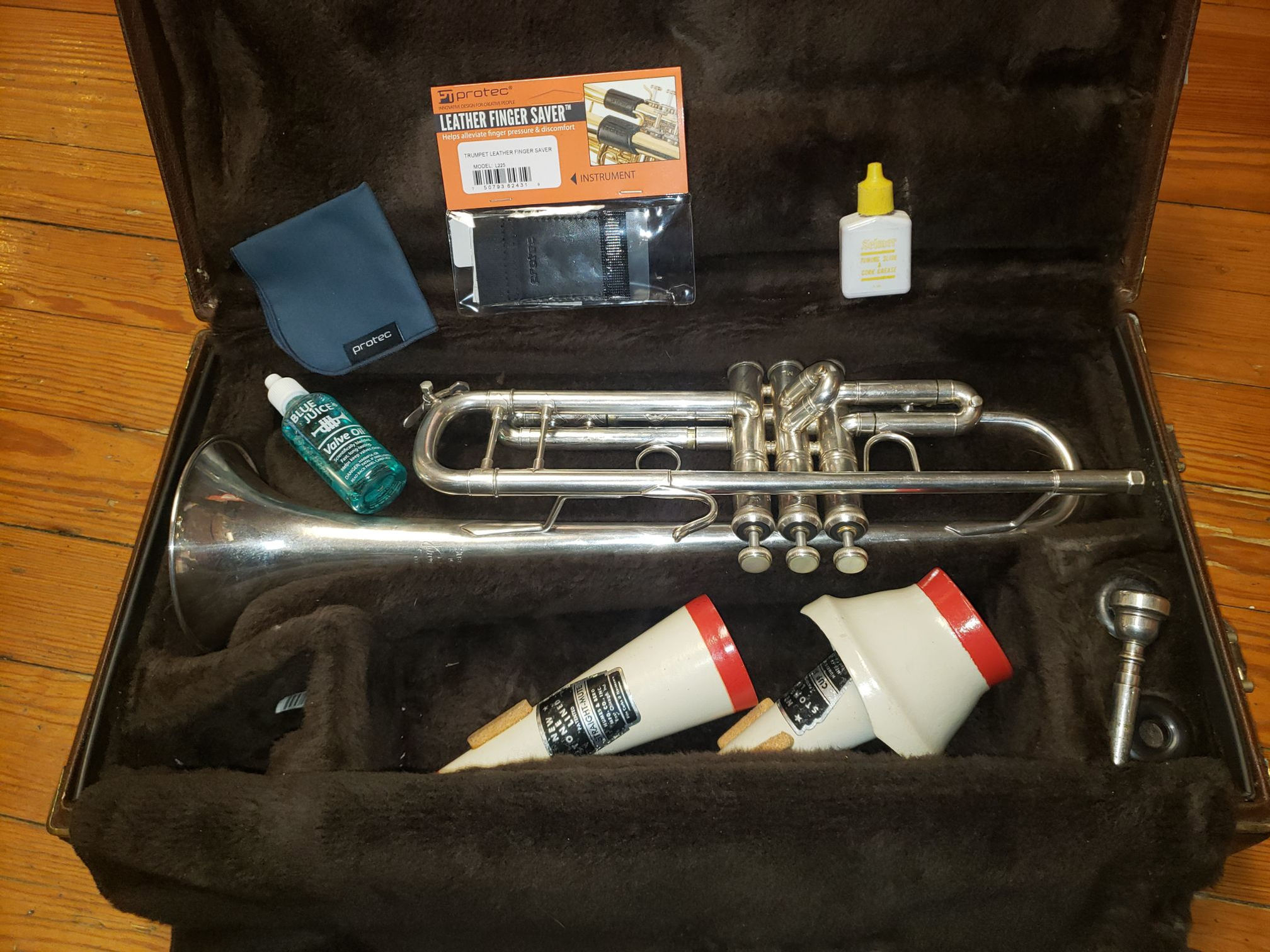 Bach Stradivarius 180S37 Silver Trumpet W/ Extras
