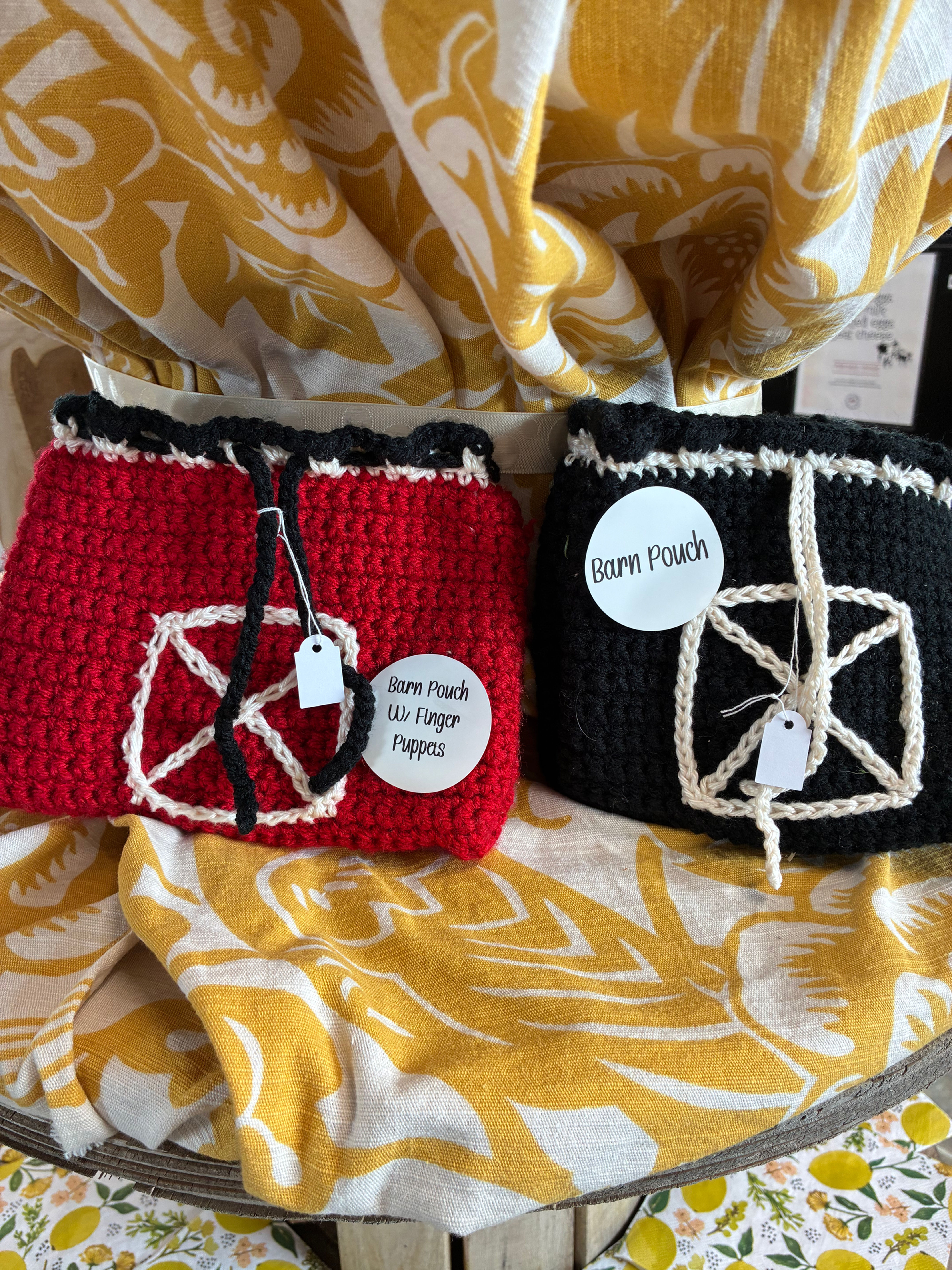 Barn pouch 