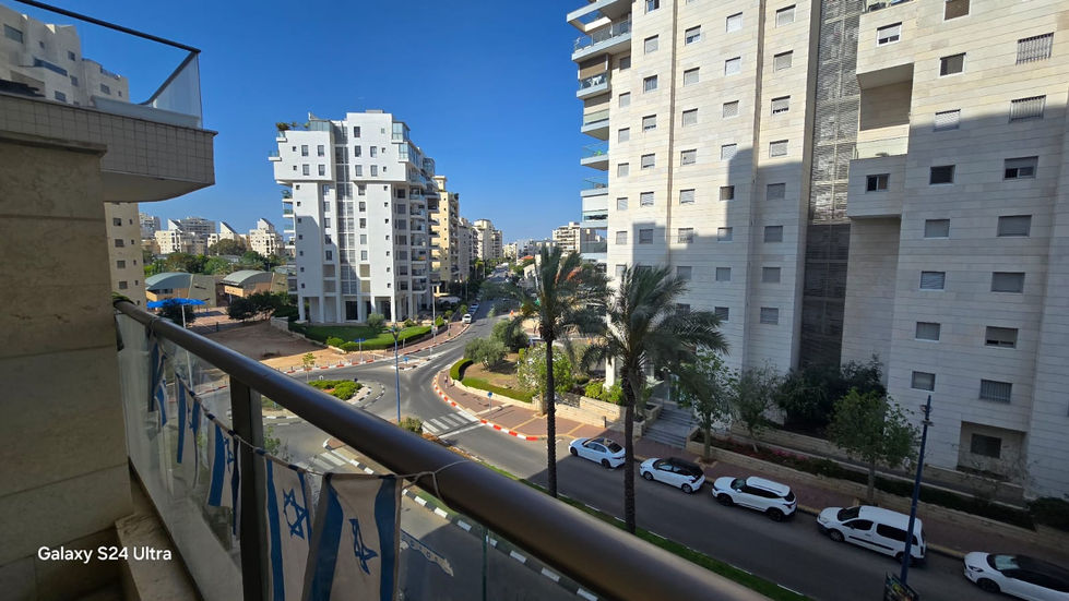 רח' אמיר דרורי 2 חולון
