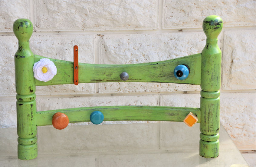 מתלה מגב של כסא..JPG