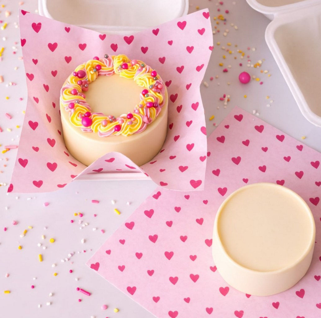 Simply Making Bento Box Liner Pink Hearts 25 × 25 cm – Pack of 50
