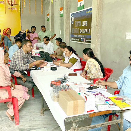 यूथ क्लब द्वारा शनिवार को चौहान नगर में स्वास्थ्य जांच शिविर का आयोजन किया 