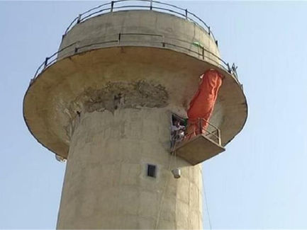 11 दिनों से पानी की टंकी पर चढ़े हैं किसान और अब 16 अगस्त को राष्ट्रीय राजमार्ग करेंगे जाम
