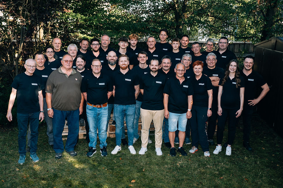 Gruppenbild_farbe.jpg