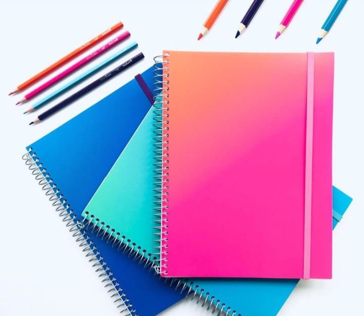 Caderno Universitário  Neon