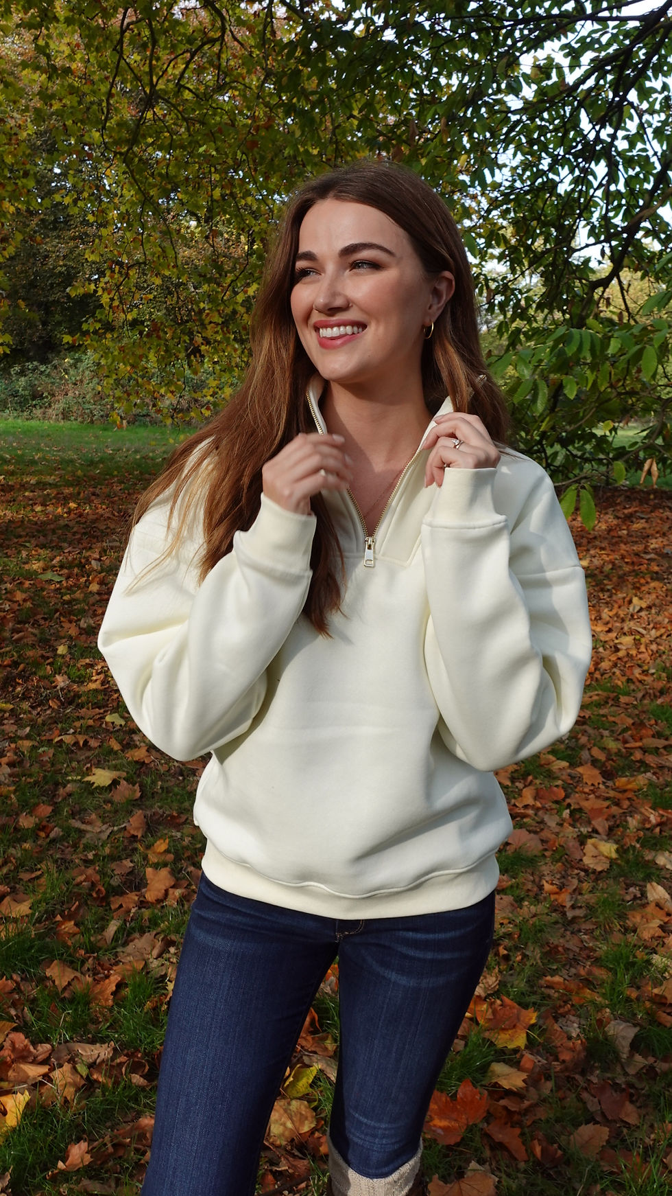 Thumbnail: Vantage Atelier 1/4 Zip Sweatshirt - (Ivory)