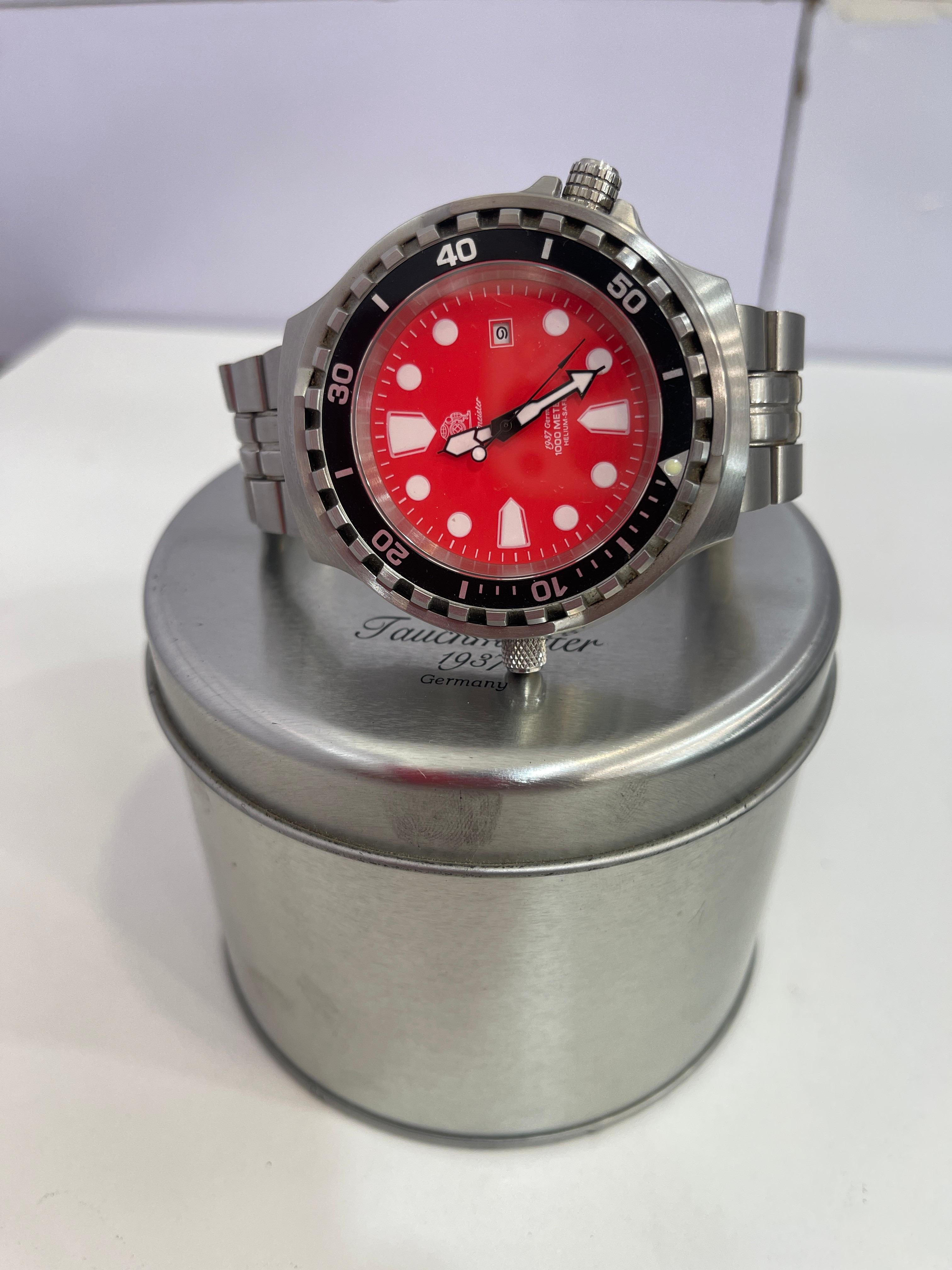 Reloj Tauchmeister T0331M Rojo