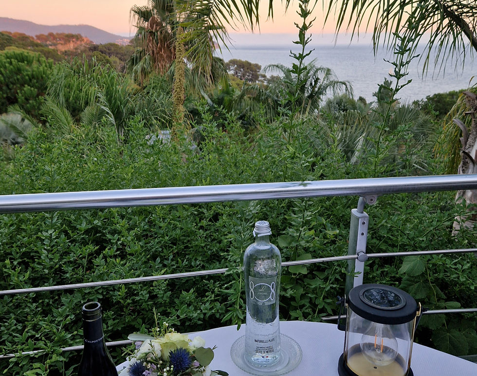 Les Pins Penchés - 3182 avenue de la Résistance - 83000 Toulon - 04 94 27 98 98