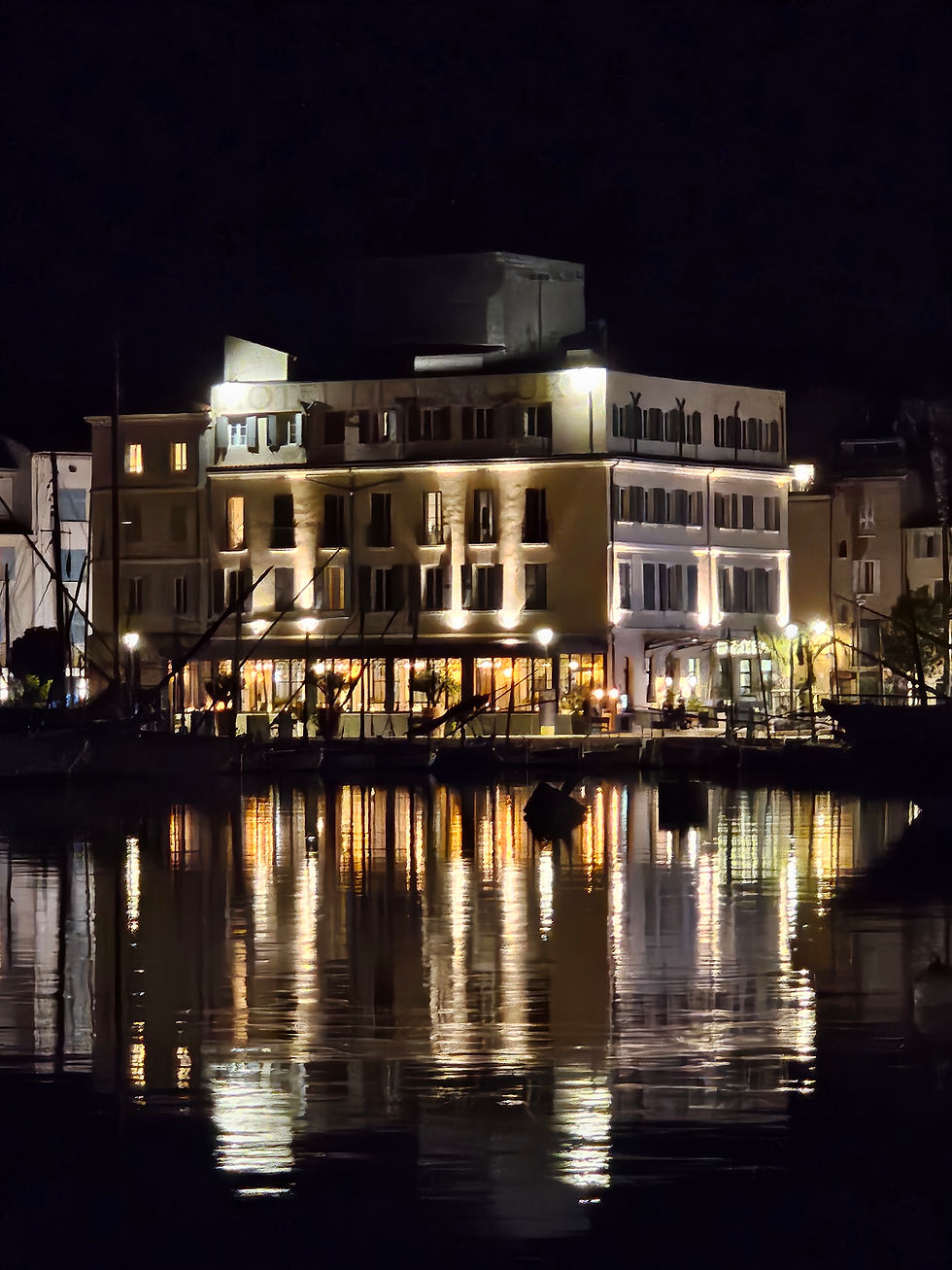 Le restaurant vu du port