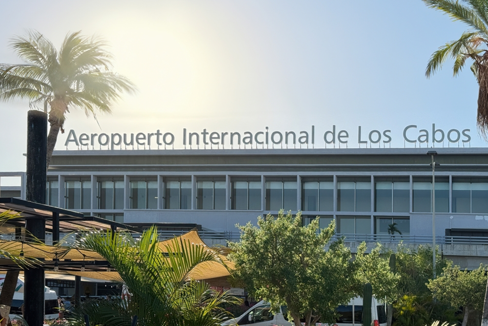 Exterior del Aeropuerto Internacional de Los Cabos