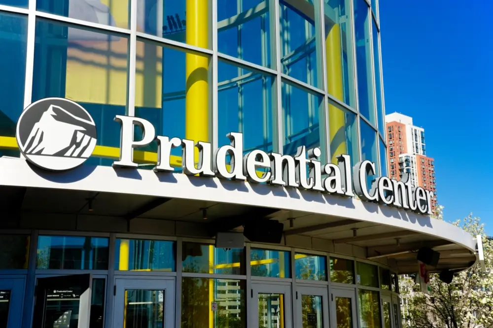 Entrada al Prudential Center en Newark, Nueva Jersey