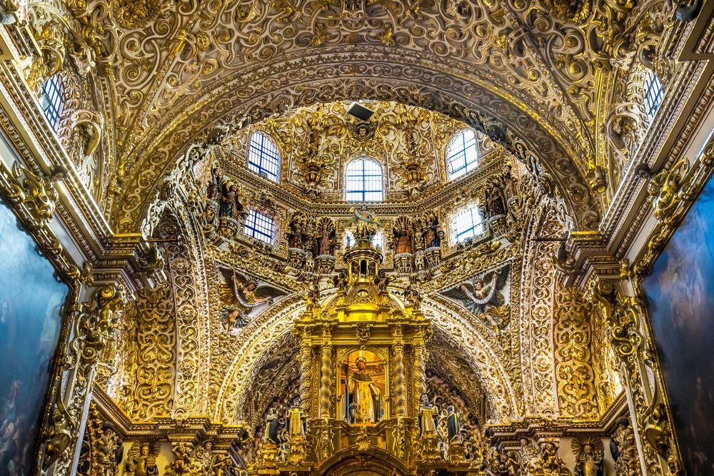 Interior de la Capilla del Rosario en Puebla