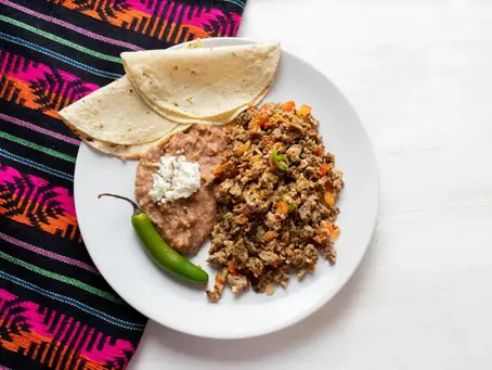 tortillas con frijoles de Tijuana con picant