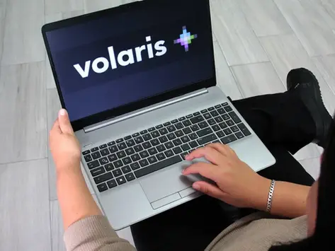 Cómo encontrar vuelos baratos comparando precios en laptop con Volaris