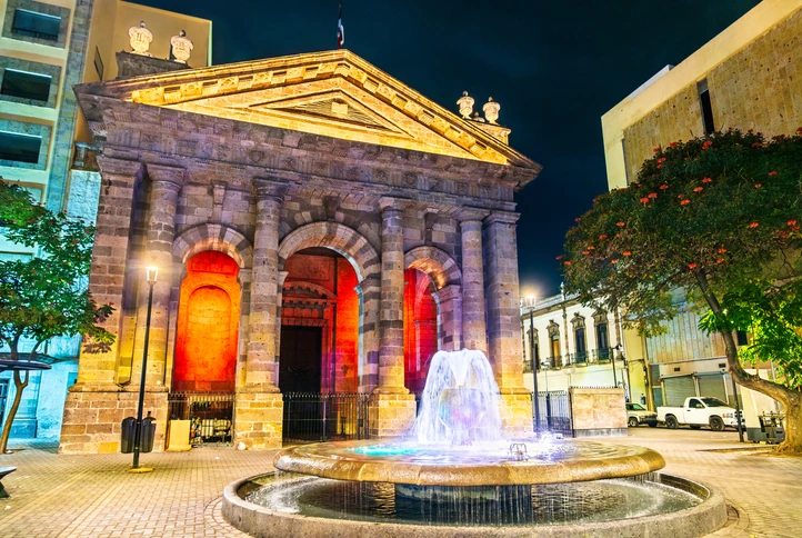 Guadalajara’s Teatro Degollado at night.