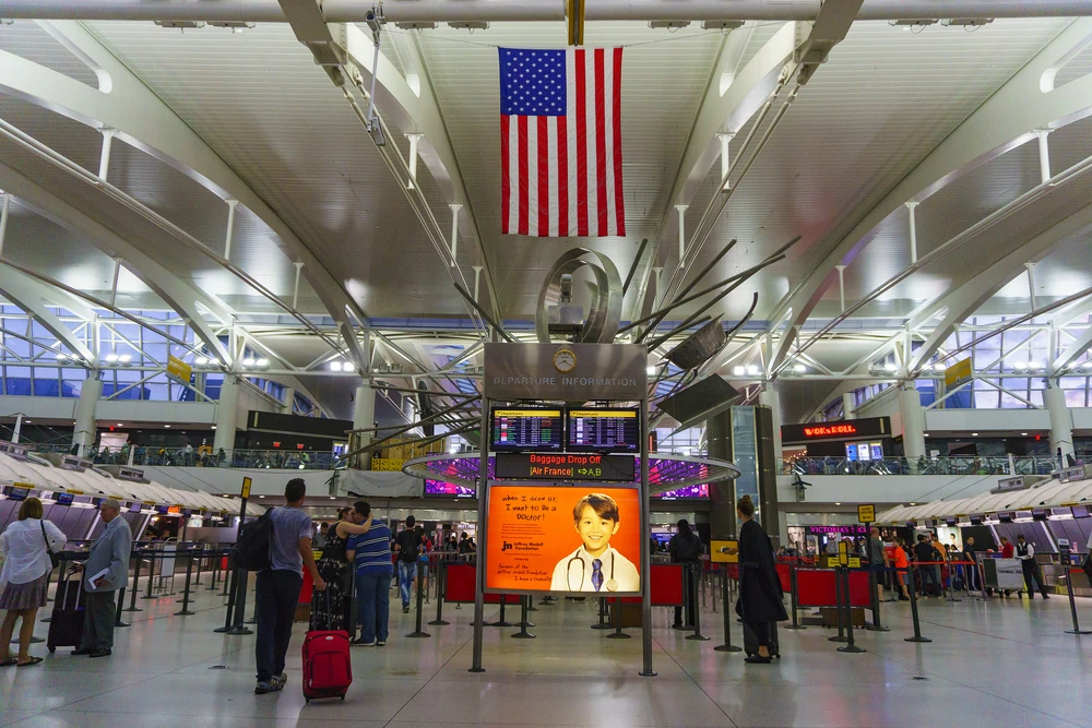 Interior del aeropuerto JFK de Nueva York.
