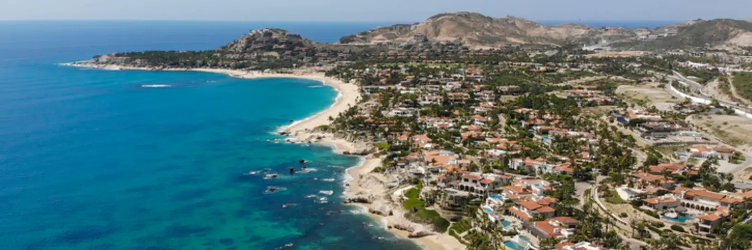 Vista aérea de las costas de Los Cabos