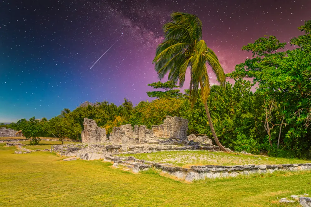 Vista panorámica de las ruinas arqueológicas El Rey en Cancún