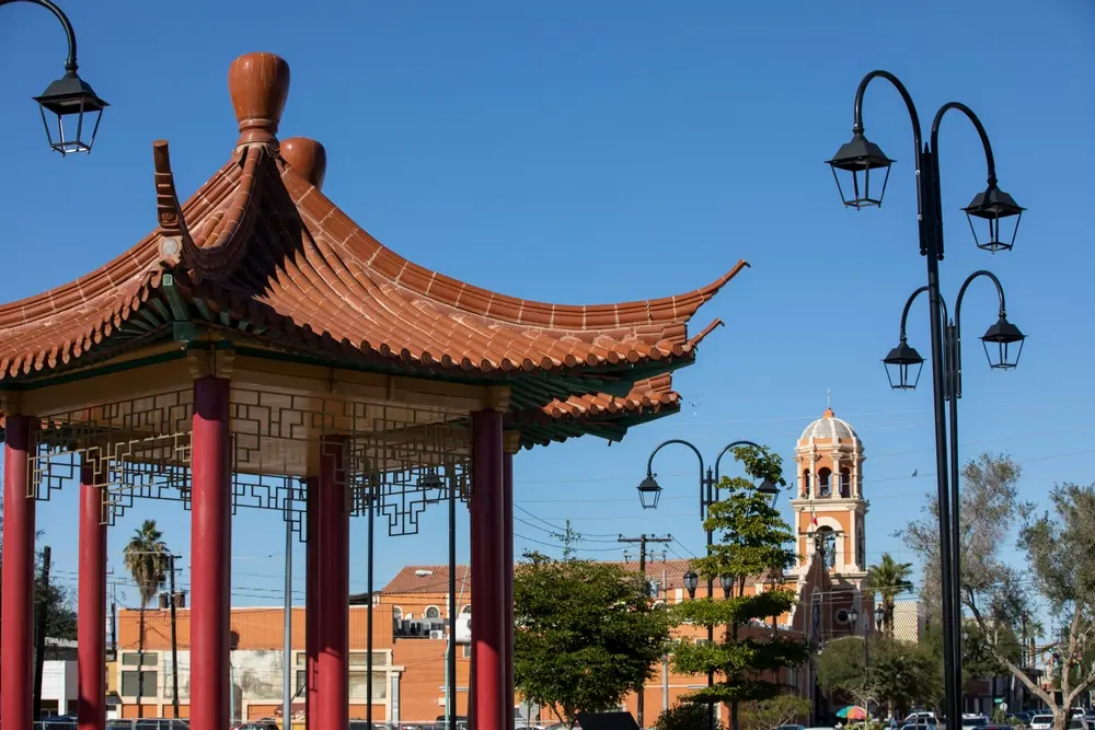 Infraestructura de estilo asiático en La Chinesca, Mexicali
