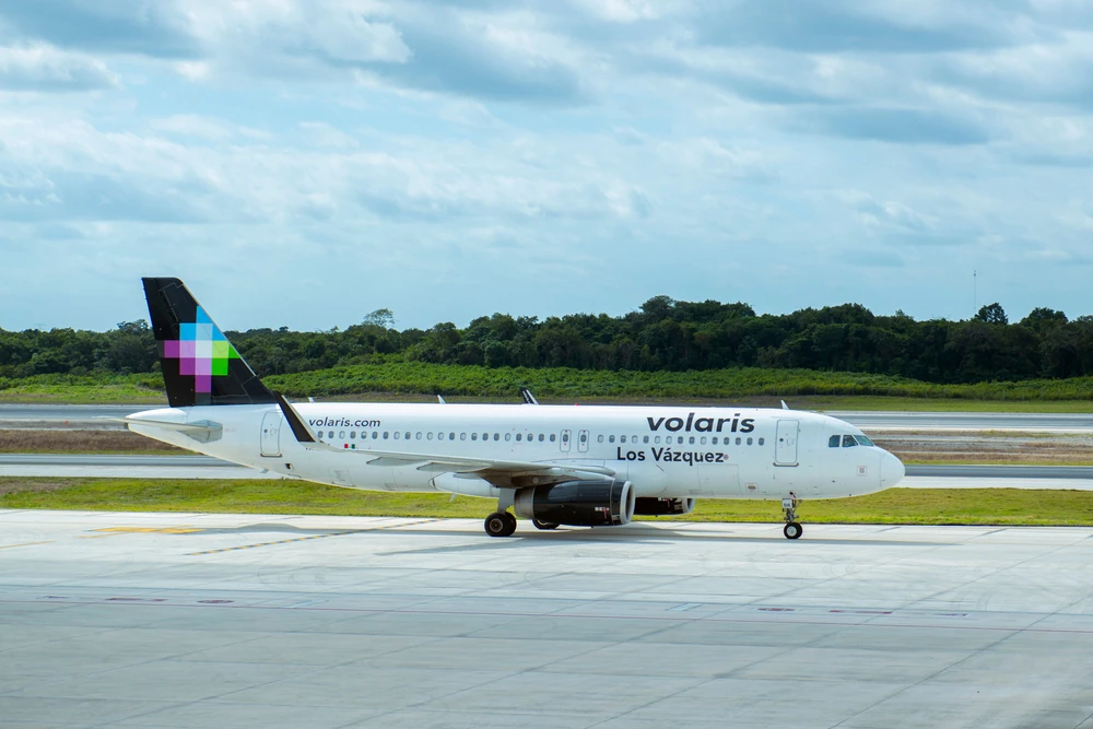 Volaris airbus “Los Vazquez” landed in the airport platform.