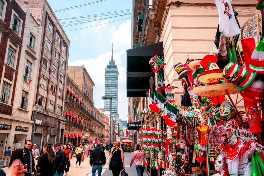 Independence Day at Madero Street, with Latin American Tower in the background.