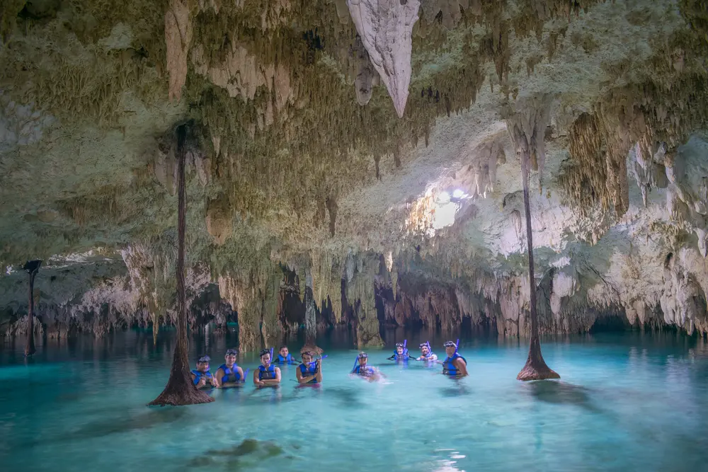 Zona arqueológica de Tulum frente al Caribe
