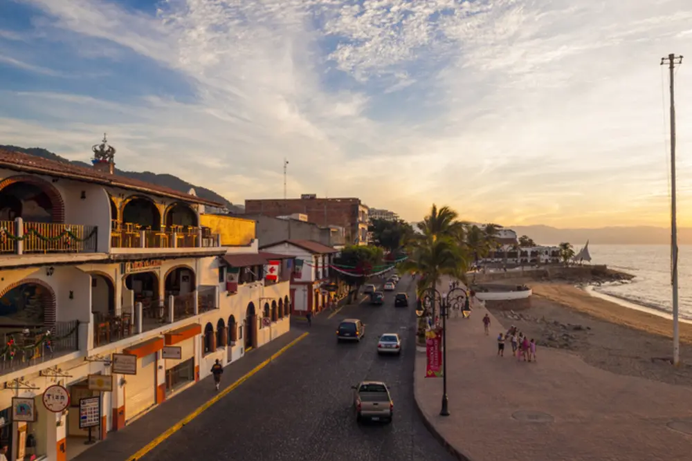 Atardecer en el malecón de Puerto Vallarta