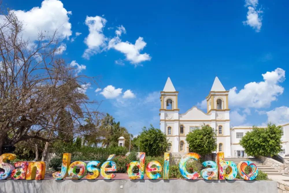 Colorido cartel de San José del Cabo en el centro histórico