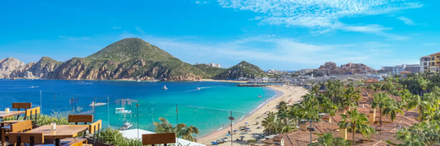 Vista panorámica de las costas de San José del Cabo desde un restaurante en lo alto