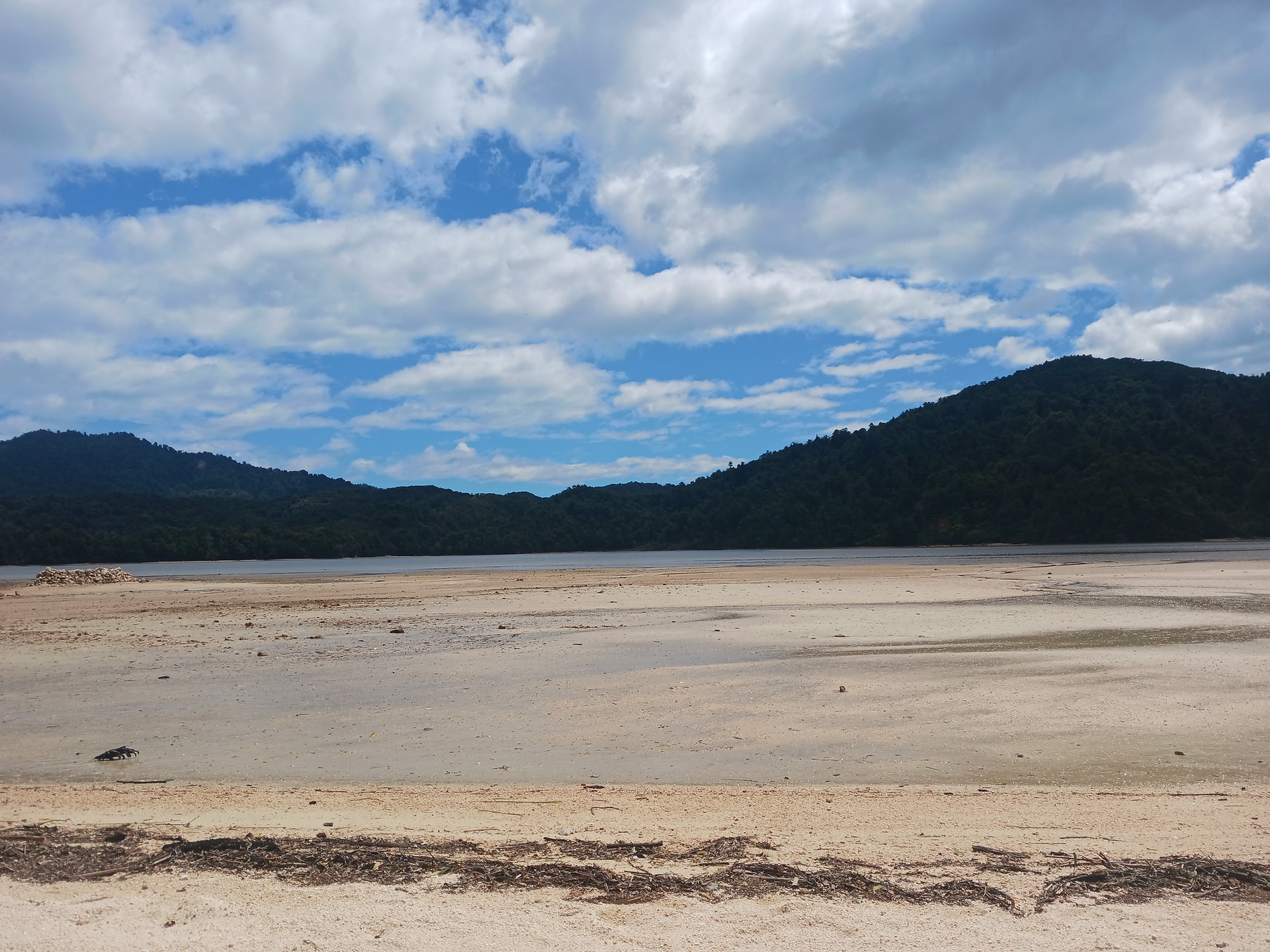 The Awaroa estuary crossing (Abel Tasman)