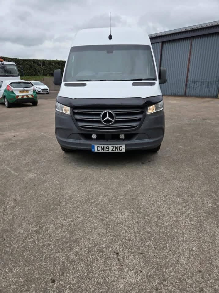 Mercedes sprinter mwb 2019