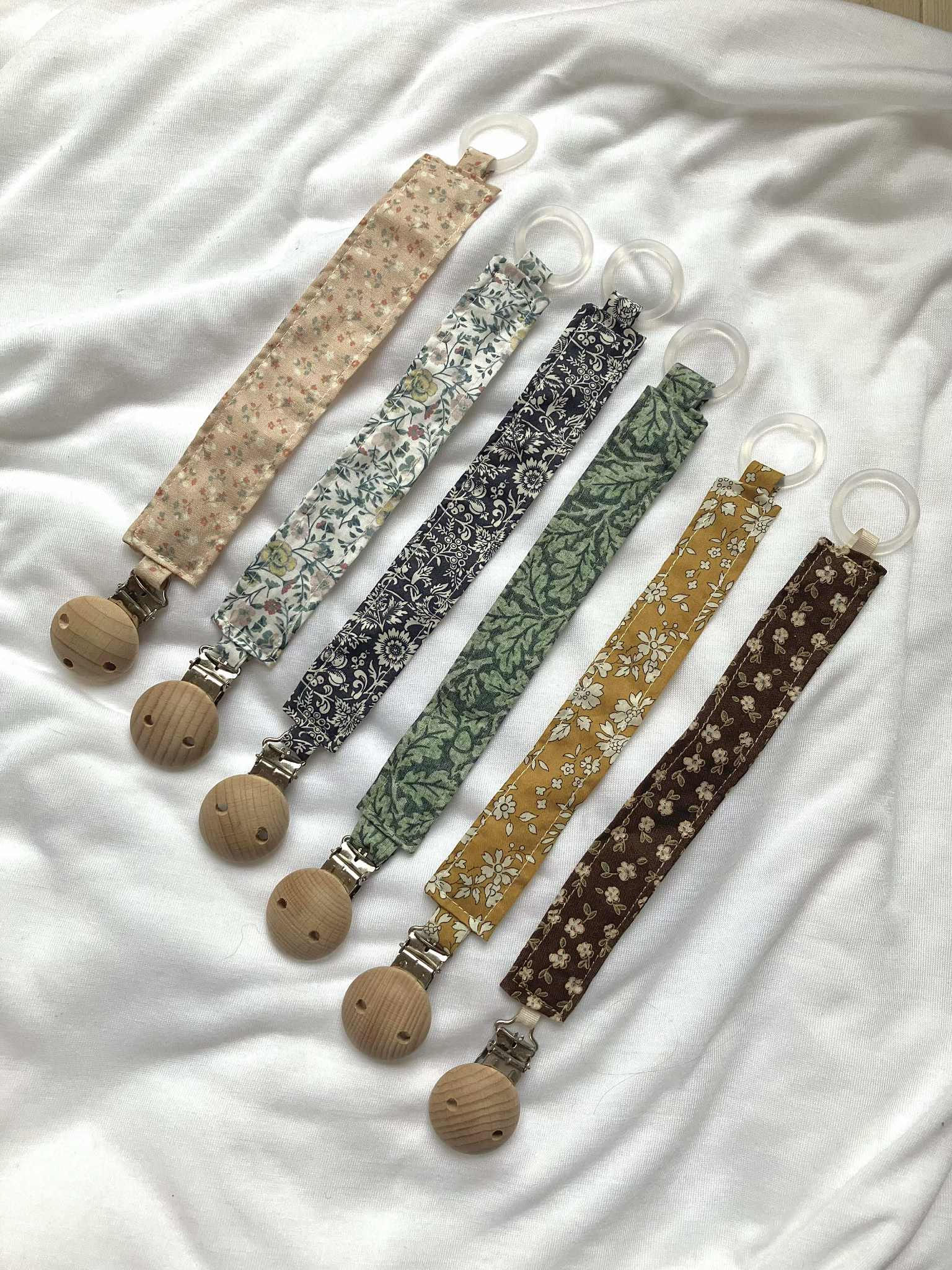 Suttesnor, blomstermønstret