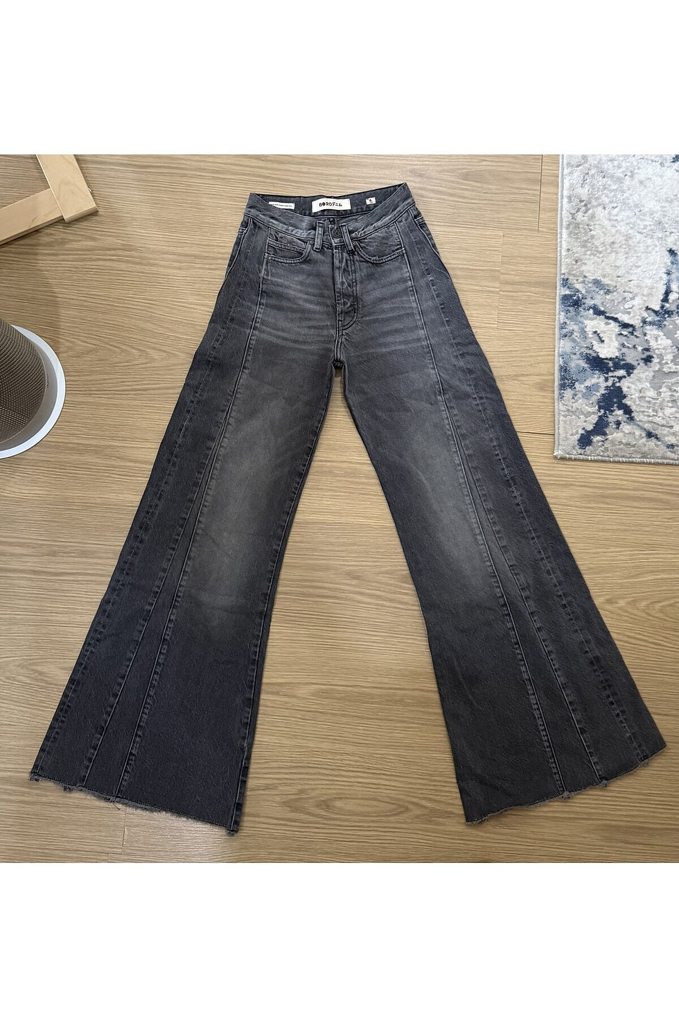 Küçük resim: Kadın Flare Fit Designer Siyah Kot Pantolon