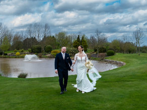 Hiring two wedding photographers: worth it or not?