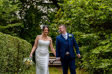 Why Hire a West Midlands Photographer Benefits Your Wedding Day