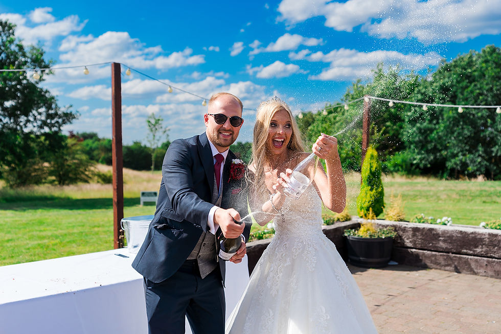 Questions to ask photographer: your complete wedding guide