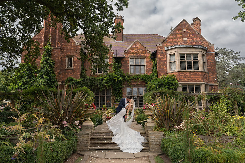 8 Must-Have Wedding Photos Every Couple Should Capture