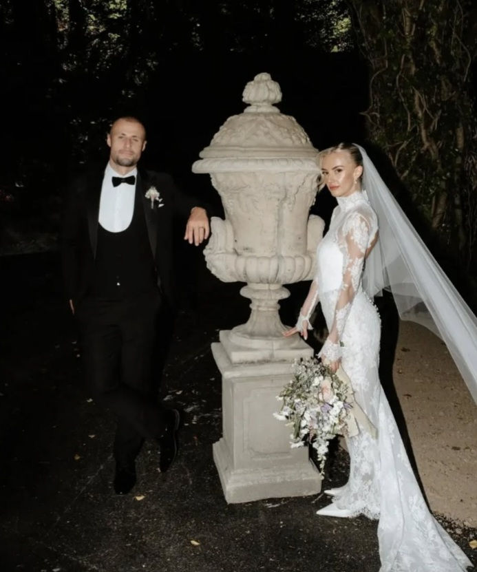 custom lace wedding dress