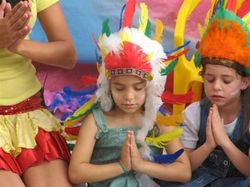 ימי הולדת אינדיאנים הקרנבל של הילה (4)