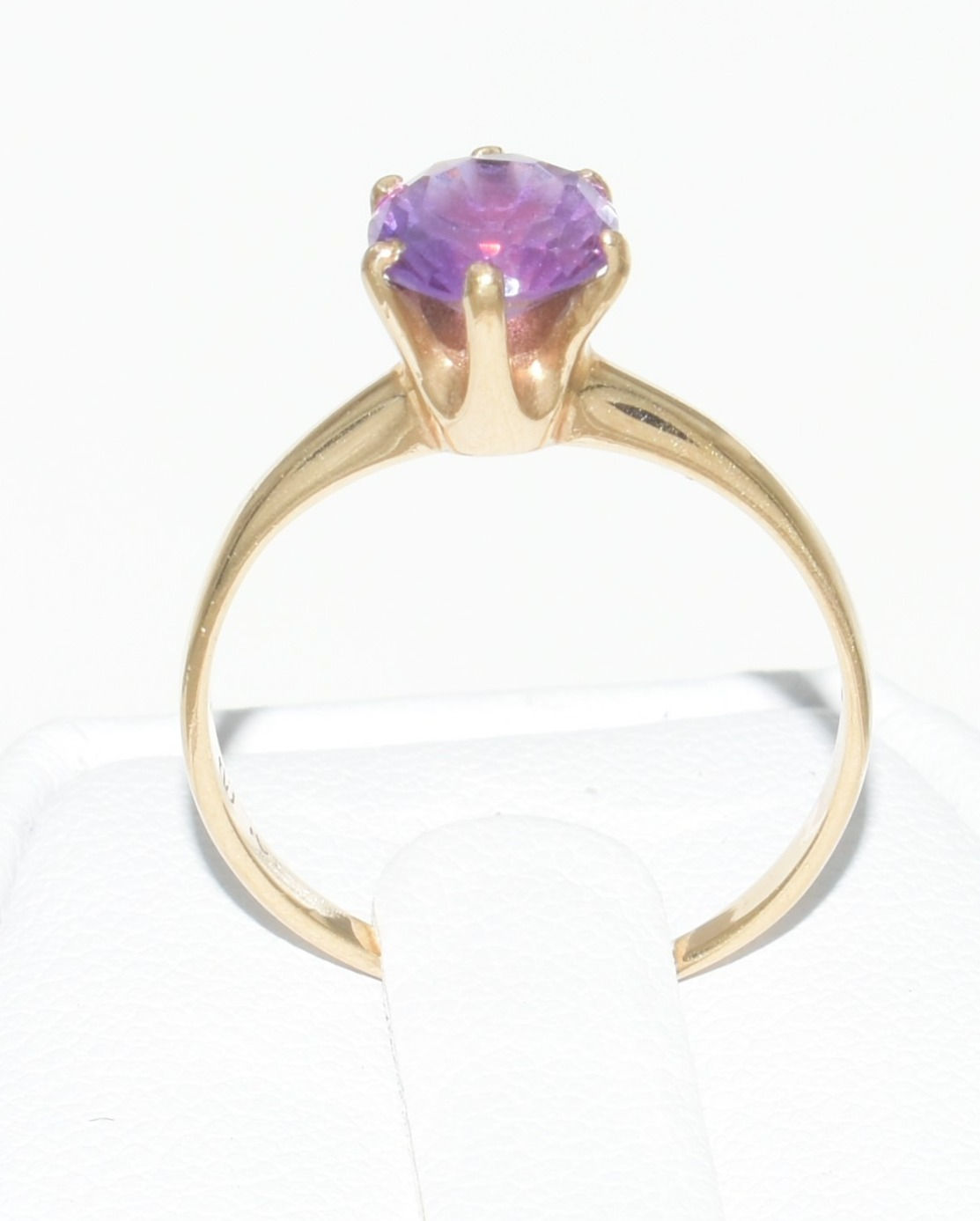 Vintage Solitaire Amethyst Gold Ring