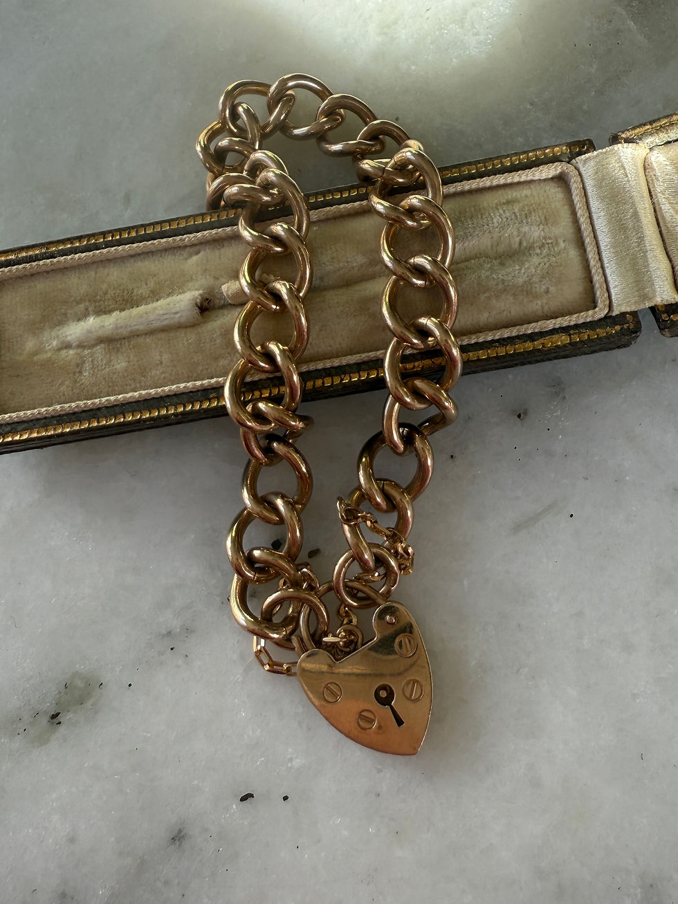 Thumbnail: Vintage 9ct Gold Curb Bracelet