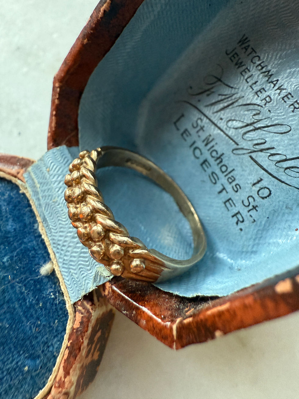 Thumbnail: Vintage (1988) 9ct Gold Keeper Ring (UK R)