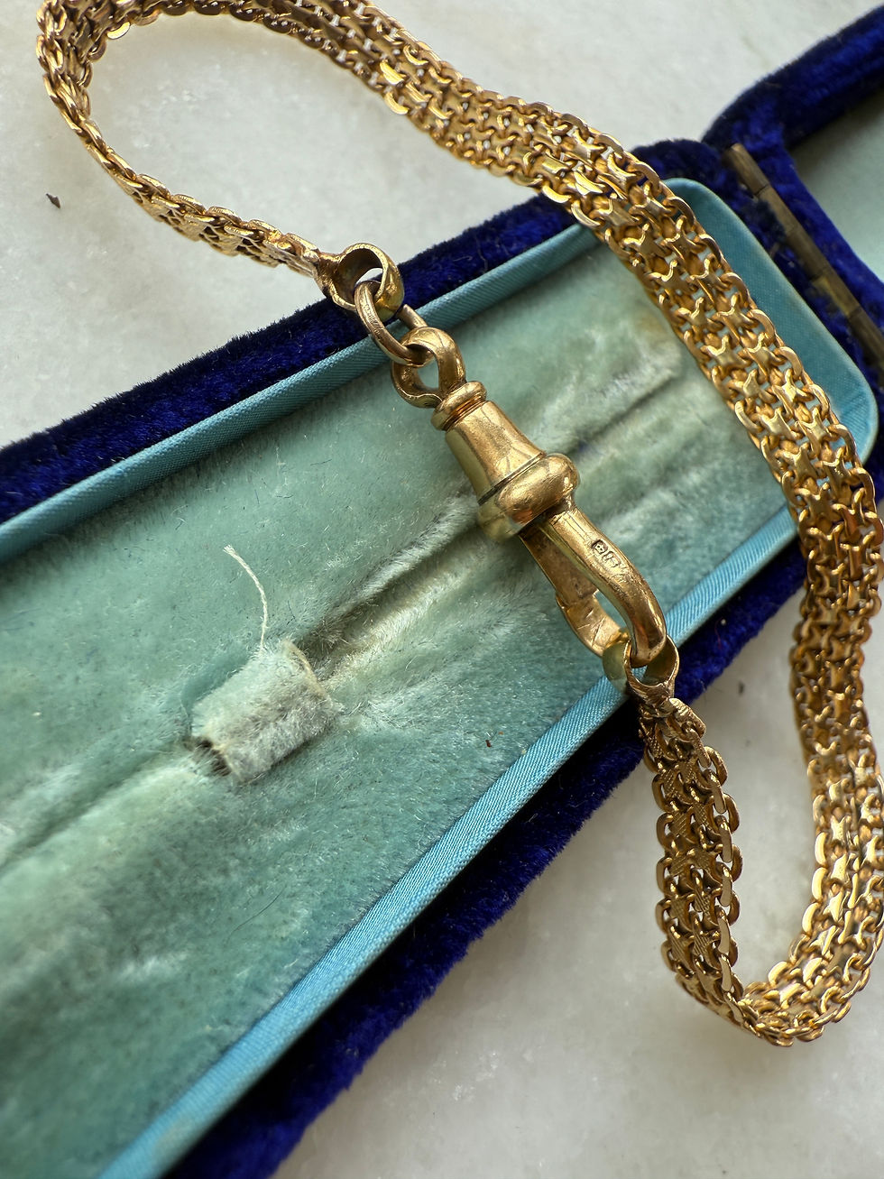 Thumbnail: Antique 18ct Gold Star Etched Bracelet with Dog Clasp (7.75”)