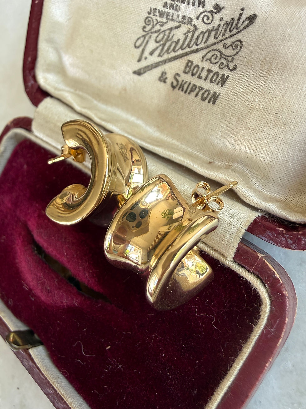 Thumbnail: Vintage Italian 18ct Gold Hoop Earrings