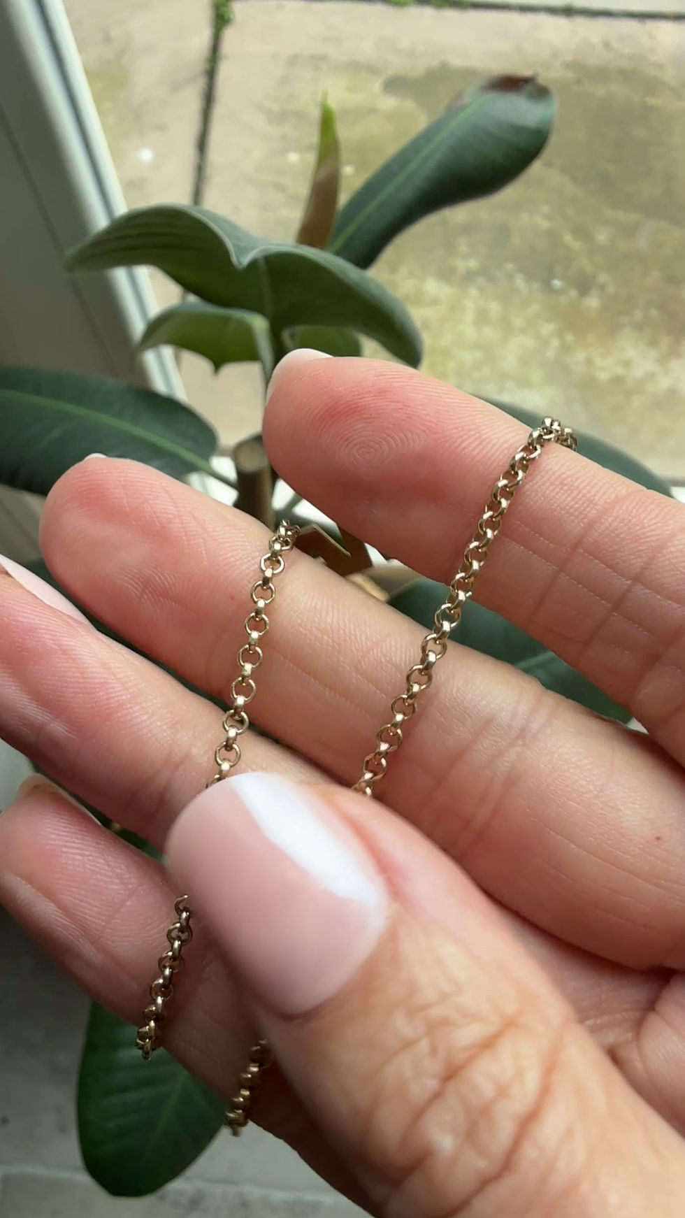 Thumbnail: Vintage 9ct Gold Mama Necklace (16")