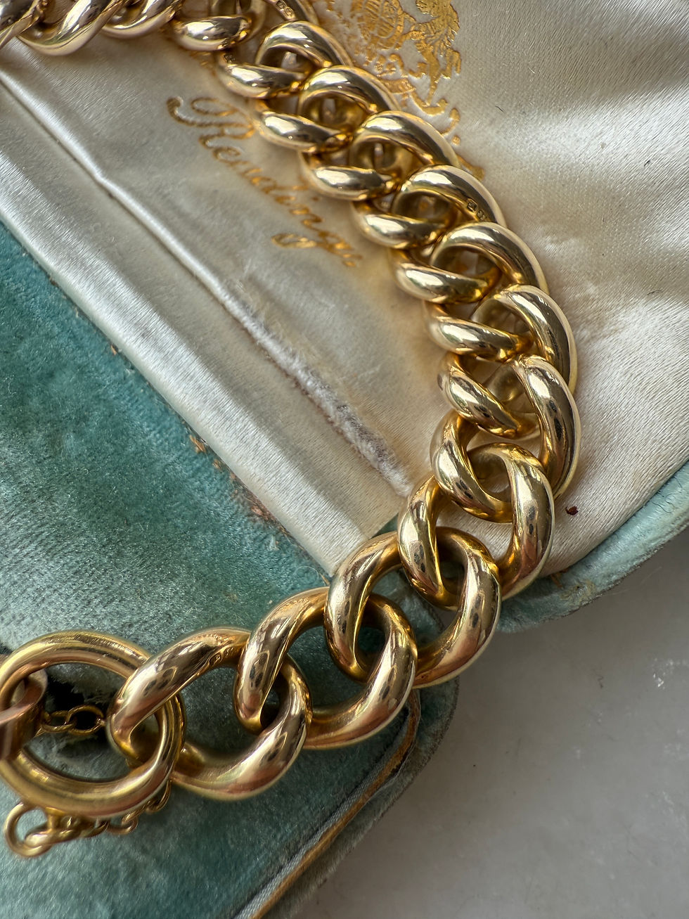 Thumbnail: Vintage (1978) 9ct Gold Curb Bracelet (9.25”)